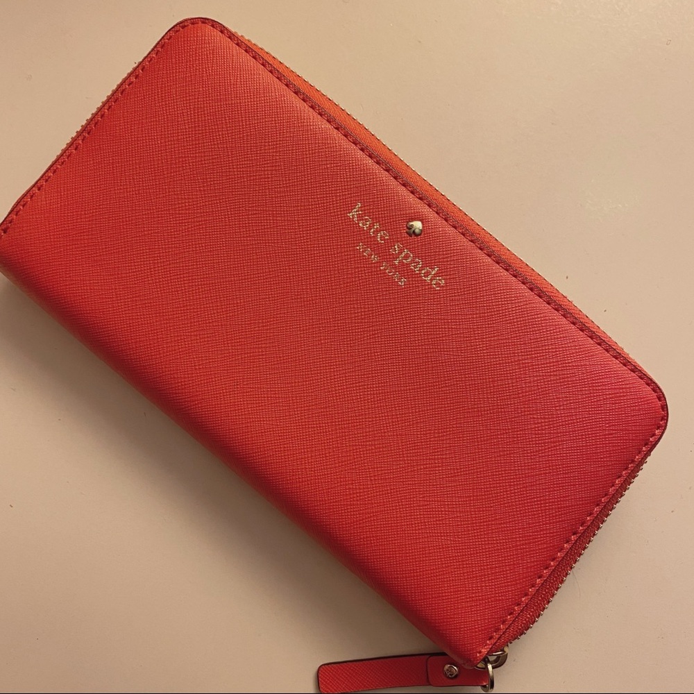 NWOT Coral Kate Spade Large Continental Wallet